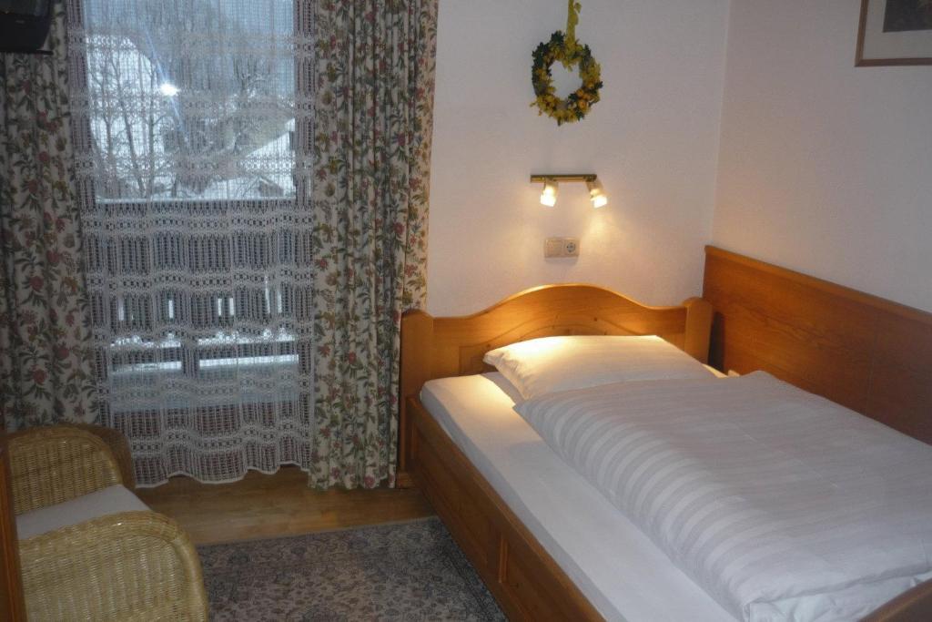 Pension Schierl Faistenau Kamer foto