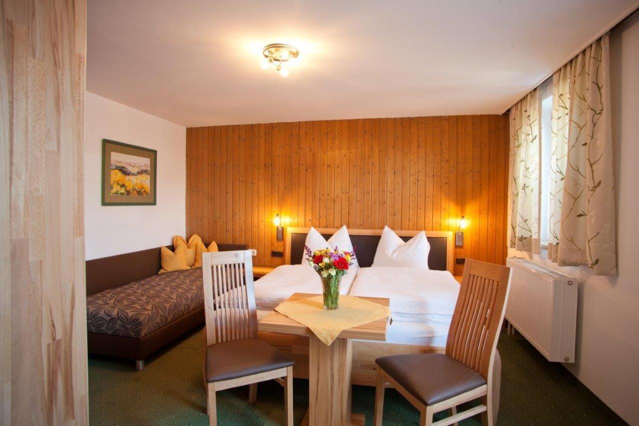 Pension Schierl Faistenau Kamer foto